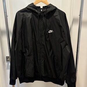 Nike Men's Black Windbreaker Jacket